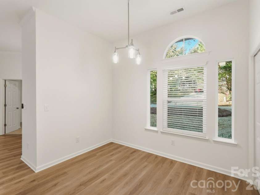 6044 Acadian Woods Drive, Charlotte, NC 28227.  MLS# CAR4430884, YatesRealty ID 57437. 