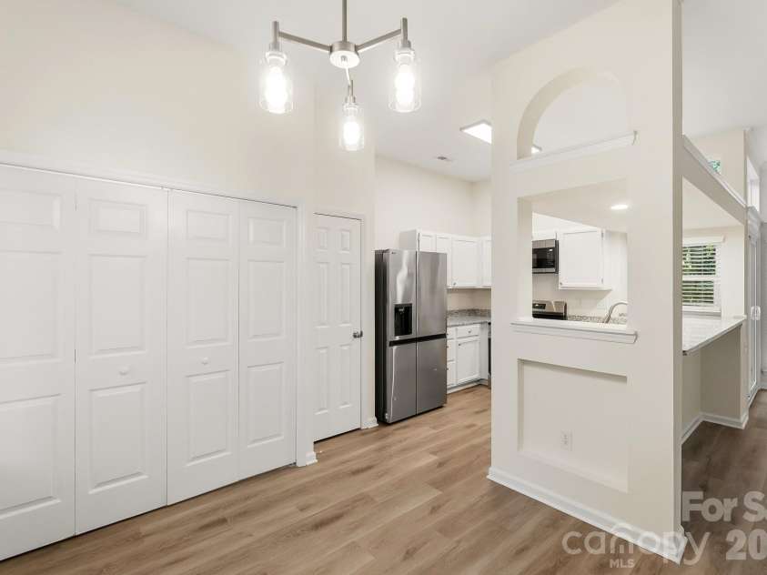 6044 Acadian Woods Drive, Charlotte, NC 28227.  MLS# CAR4430884, YatesRealty ID 57437. 