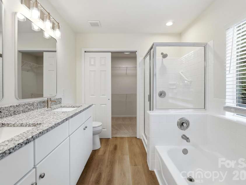 6044 Acadian Woods Drive, Charlotte, NC 28227.  MLS# CAR4430884, YatesRealty ID 57437. 