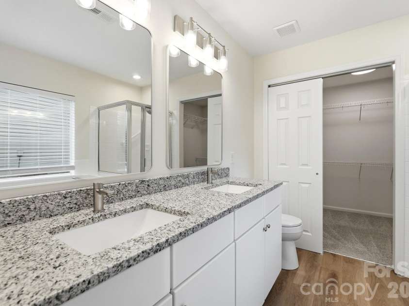 6044 Acadian Woods Drive, Charlotte, NC 28227.  MLS# CAR4430884, YatesRealty ID 57437. 