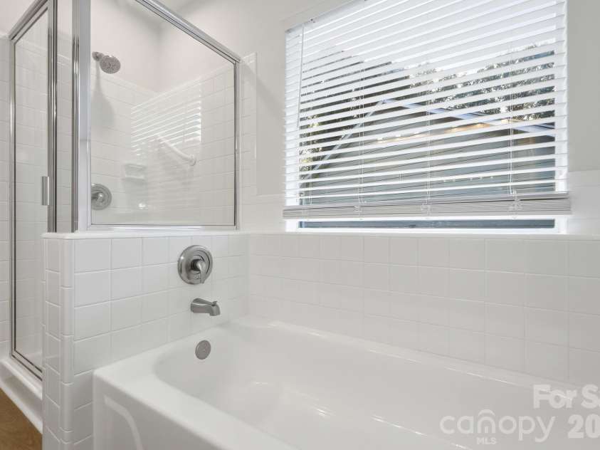 6044 Acadian Woods Drive, Charlotte, NC 28227.  MLS# CAR4430884, YatesRealty ID 57437. 