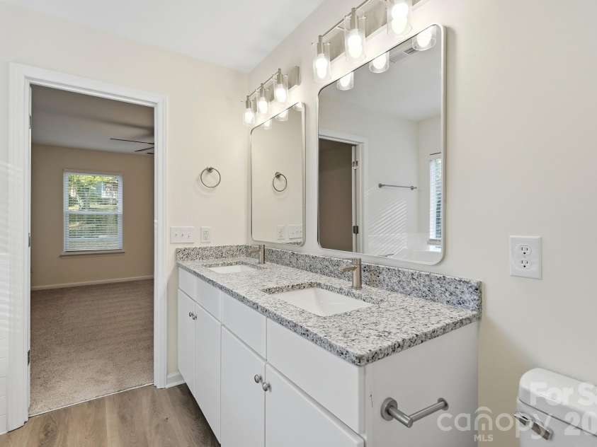 6044 Acadian Woods Drive, Charlotte, NC 28227.  MLS# CAR4430884, YatesRealty ID 57437. 