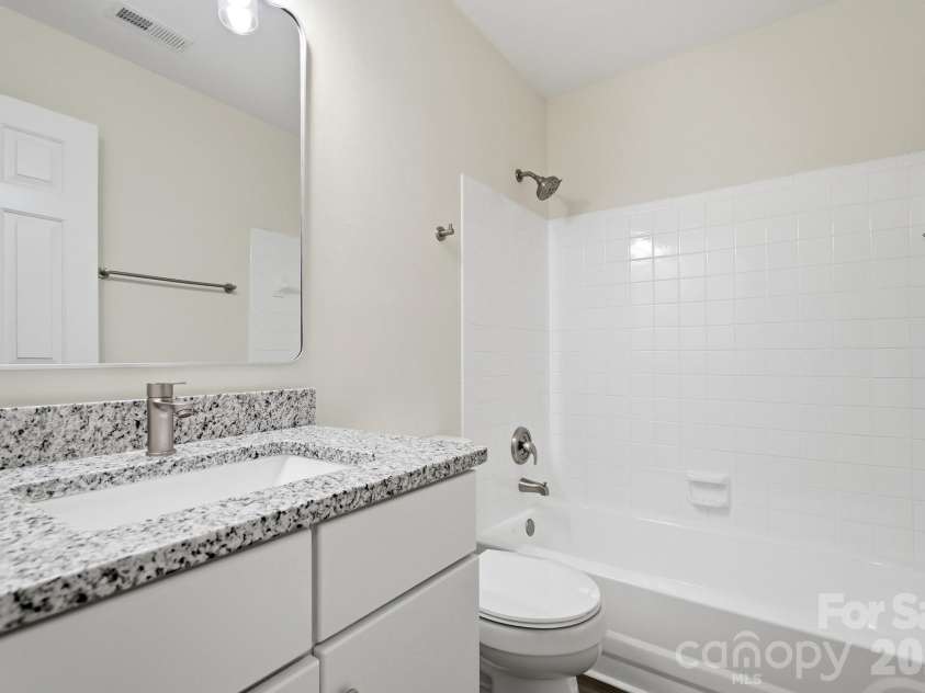 6044 Acadian Woods Drive, Charlotte, NC 28227.  MLS# CAR4430884, YatesRealty ID 57437. 