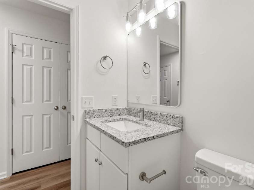 6044 Acadian Woods Drive, Charlotte, NC 28227.  MLS# CAR4430884, YatesRealty ID 57437. 
