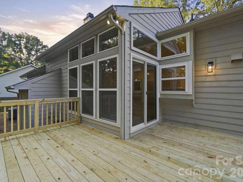 6044 Acadian Woods Drive, Charlotte, NC 28227.  MLS# CAR4430884, YatesRealty ID 57437. 