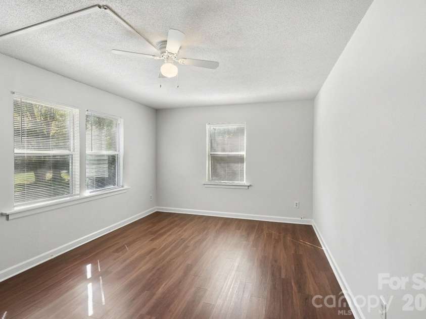 5111 Belcamp Lane, Charlotte, NC 28215.  MLS# CAR4435286, YatesRealty ID 57438. 