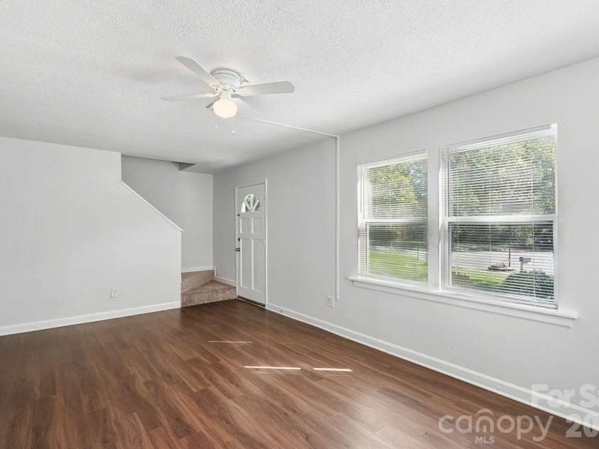 5111 Belcamp Lane, Charlotte, NC 28215.  MLS# CAR4435286, YatesRealty ID 57438. 