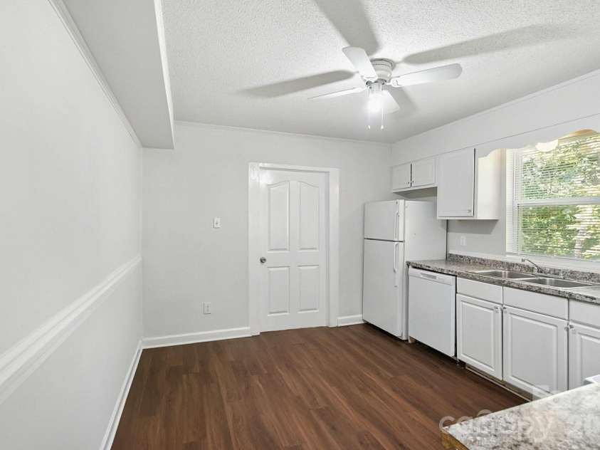 5111 Belcamp Lane, Charlotte, NC 28215.  MLS# CAR4435286, YatesRealty ID 57438. 
