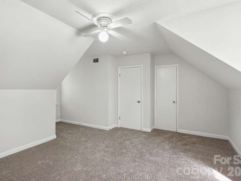 5111 Belcamp Lane, Charlotte, NC 28215.  MLS# CAR4435286, YatesRealty ID 57438. 