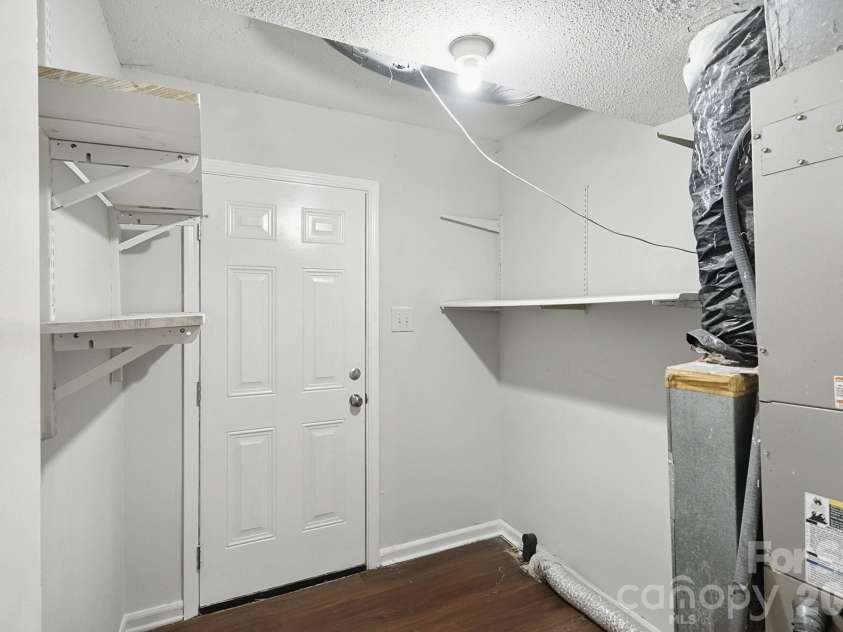 5111 Belcamp Lane, Charlotte, NC 28215.  MLS# CAR4435286, YatesRealty ID 57438. 