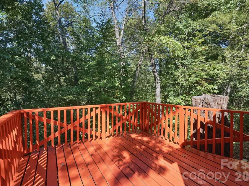 5111 Belcamp Lane, Charlotte, NC 28215.  MLS# CAR4435286, YatesRealty ID 57438. 