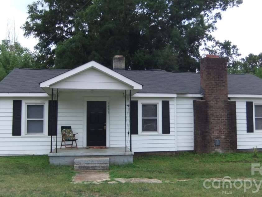 1629 and 1631 Harris Road, Fort Mill, SC 29708.  MLS# CAR4276684, YatesRealty ID 5744. 1629 Harris & 1631 Harris Rd, 2 HOMES + GARAGE 30X40