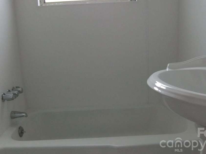1629 and 1631 Harris Road, Fort Mill, SC 29708.  MLS# CAR4402038, YatesRealty ID 5744. Bath 2 with tub & shower