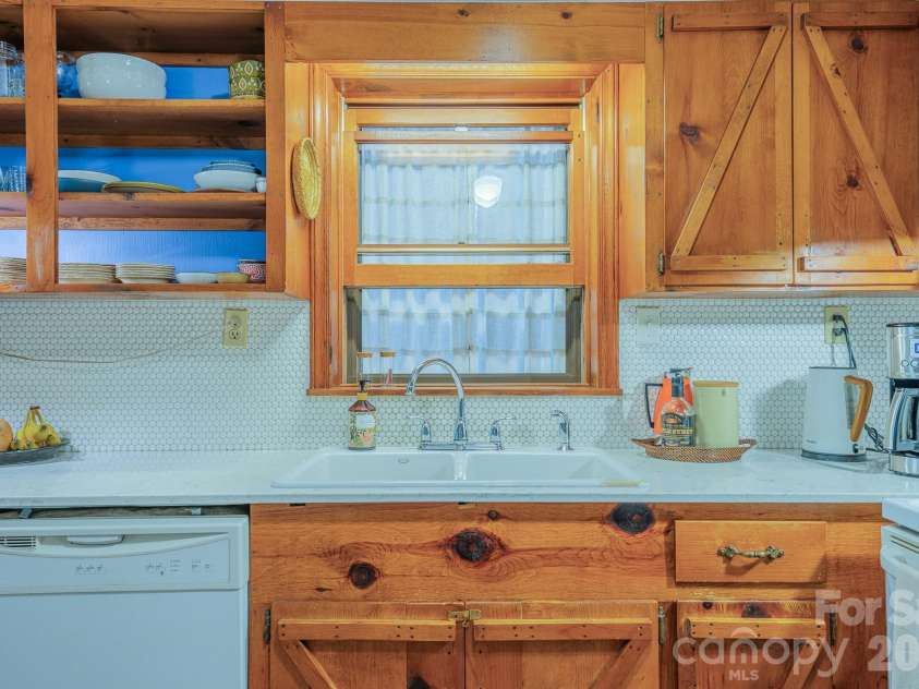 75 Harrison Hill Road, Swannanoa, NC 28778.  MLS# CAR4435357, YatesRealty ID 57440. 
