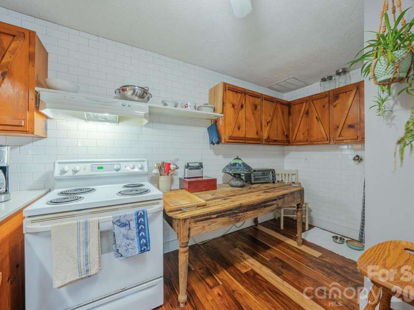 75 Harrison Hill Road, Swannanoa, NC 28778.  MLS# CAR4435357, YatesRealty ID 57440. 
