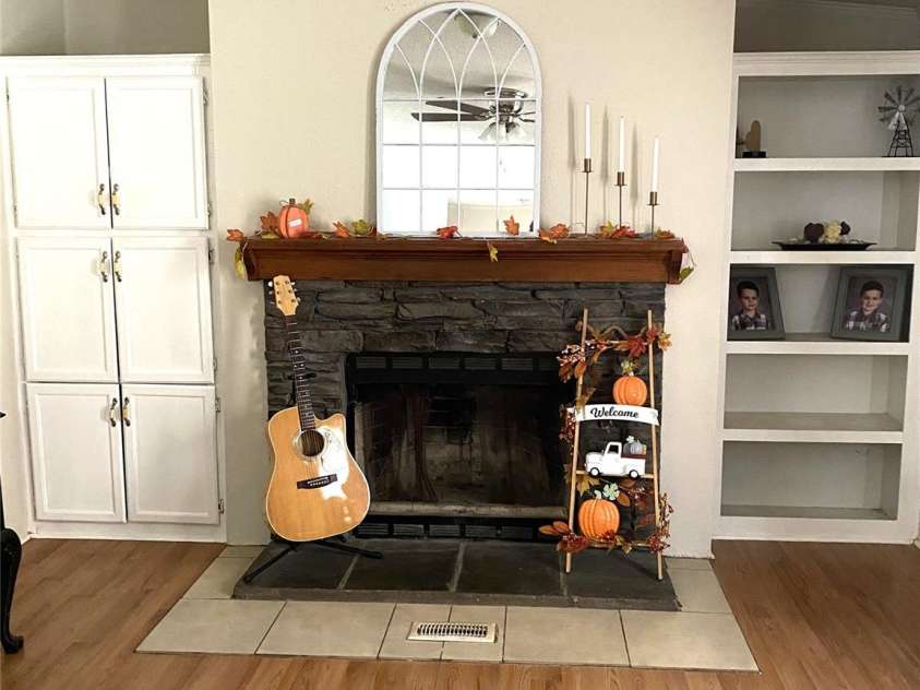 140 High Ridge Circle, Maiden, NC 28650.  MLS# CAR4422471, YatesRealty ID 57448. Den