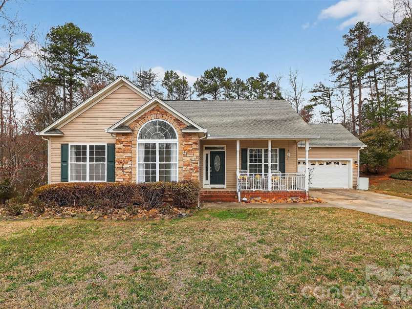 4015 Navajo Court, Rock Hill, SC 29732.  MLS# CAR4346507, YatesRealty ID 5745. 
