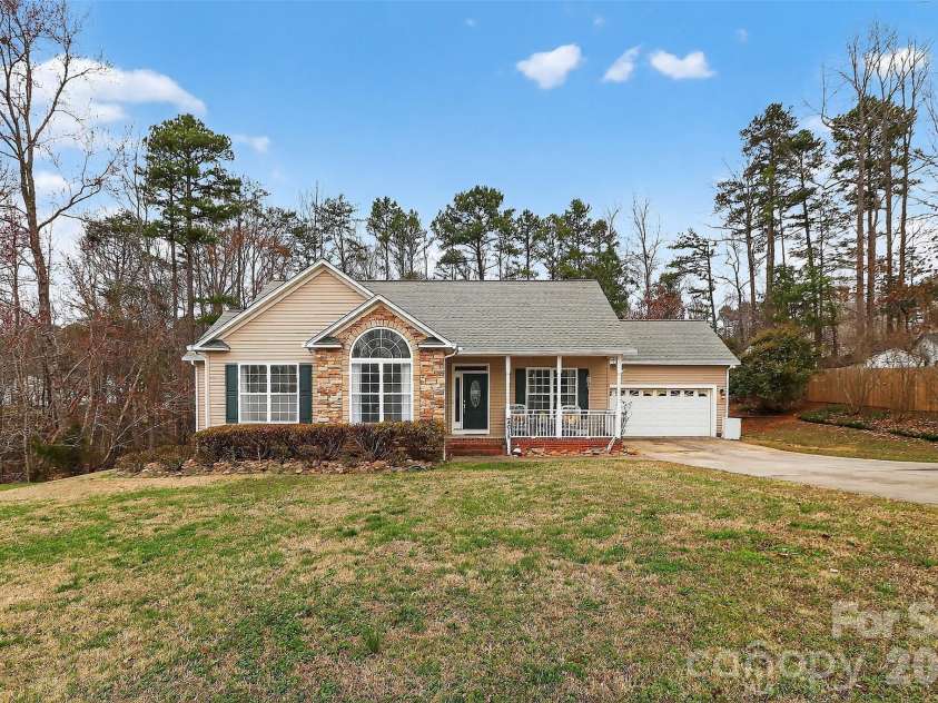4015 Navajo Court, Rock Hill, SC 29732.  MLS# CAR4346507, YatesRealty ID 5745. 