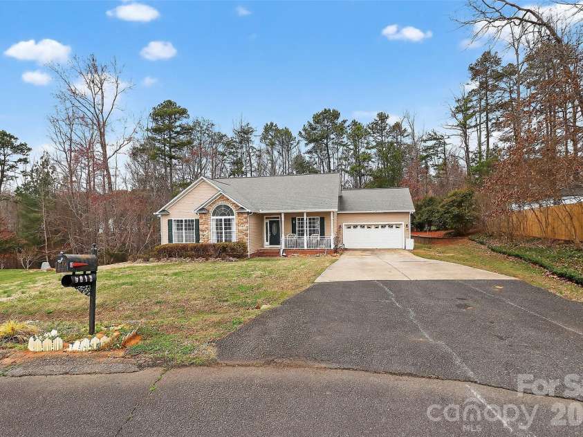 4015 Navajo Court, Rock Hill, SC 29732.  MLS# CAR4346507, YatesRealty ID 5745. 
