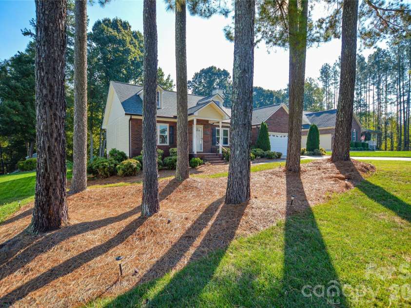 8819 Erbach Lane, Mount Pleasant, NC 28124.  MLS# CAR4434040, YatesRealty ID 57456. 
