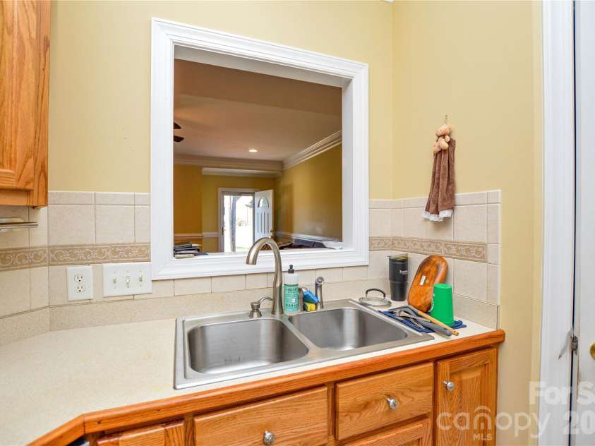 8819 Erbach Lane, Mount Pleasant, NC 28124.  MLS# CAR4434040, YatesRealty ID 57456. 