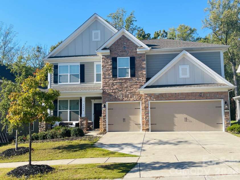 3248 Stephen Pace Trail, Huntersville, NC 28078.  MLS# CAR4435885, YatesRealty ID 57461. 