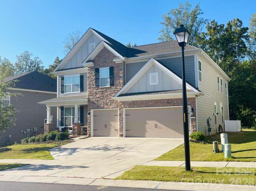 3248 Stephen Pace Trail, Huntersville, NC 28078.  MLS# CAR4435885, YatesRealty ID 57461. 