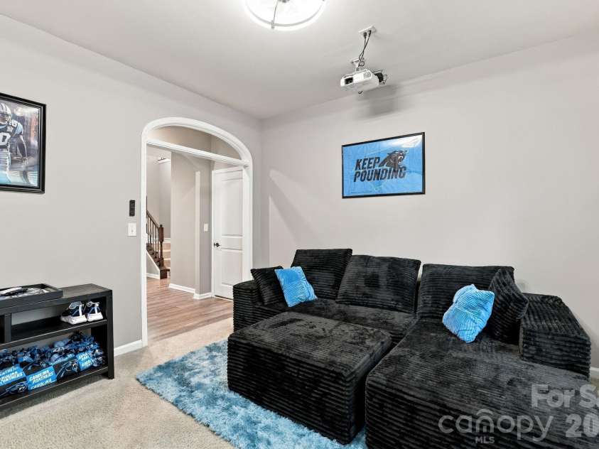 2516 Alyssa Lane, Charlotte, NC 28208.  MLS# CAR4434284, YatesRealty ID 57469. 