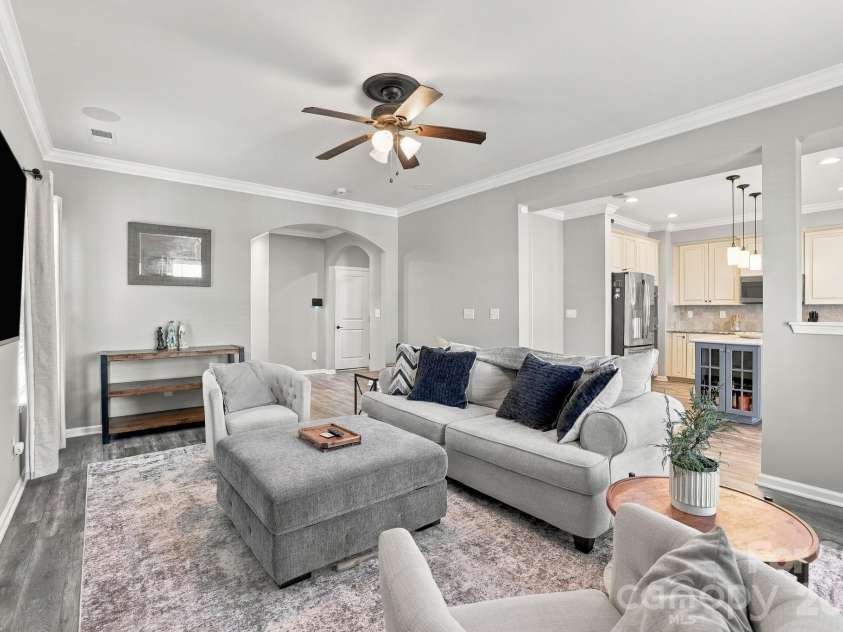 2516 Alyssa Lane, Charlotte, NC 28208.  MLS# CAR4434284, YatesRealty ID 57469. 