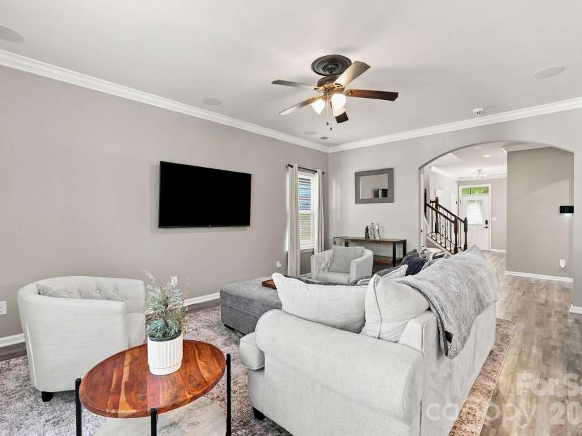2516 Alyssa Lane, Charlotte, NC 28208.  MLS# CAR4434284, YatesRealty ID 57469. 
