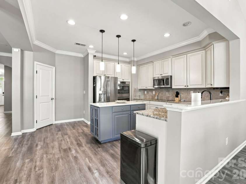 2516 Alyssa Lane, Charlotte, NC 28208.  MLS# CAR4434284, YatesRealty ID 57469. 