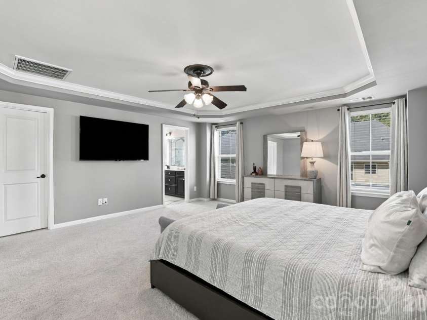 2516 Alyssa Lane, Charlotte, NC 28208.  MLS# CAR4434284, YatesRealty ID 57469. 