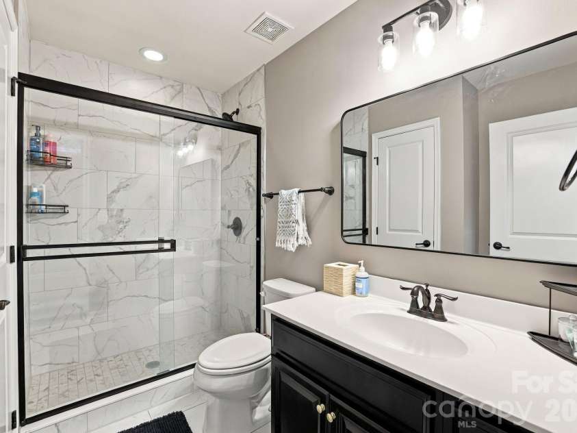 2516 Alyssa Lane, Charlotte, NC 28208.  MLS# CAR4434284, YatesRealty ID 57469. 