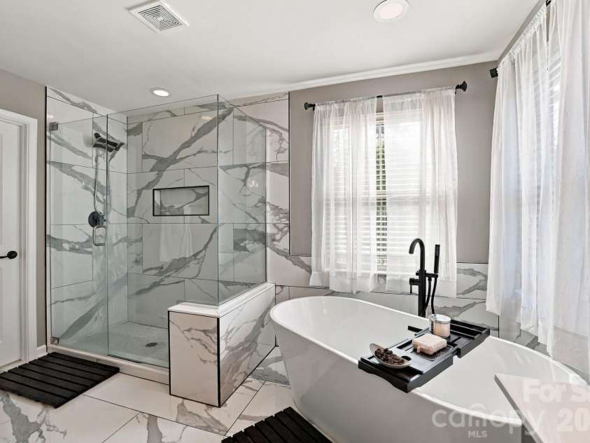 2516 Alyssa Lane, Charlotte, NC 28208.  MLS# CAR4434284, YatesRealty ID 57469. 