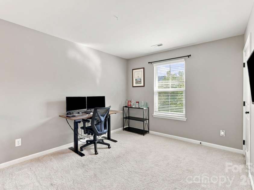 2516 Alyssa Lane, Charlotte, NC 28208.  MLS# CAR4434284, YatesRealty ID 57469. 