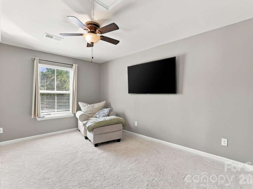 2516 Alyssa Lane, Charlotte, NC 28208.  MLS# CAR4434284, YatesRealty ID 57469. 