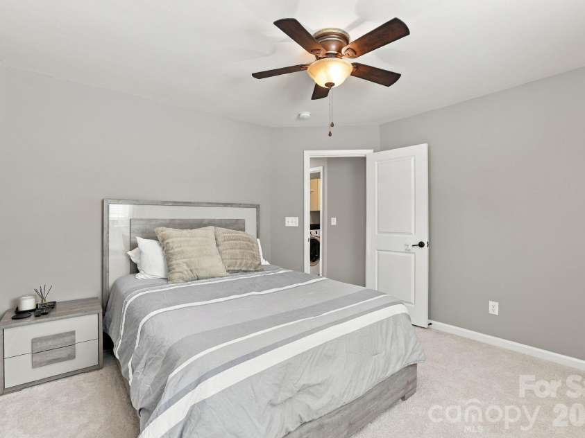 2516 Alyssa Lane, Charlotte, NC 28208.  MLS# CAR4434284, YatesRealty ID 57469. 