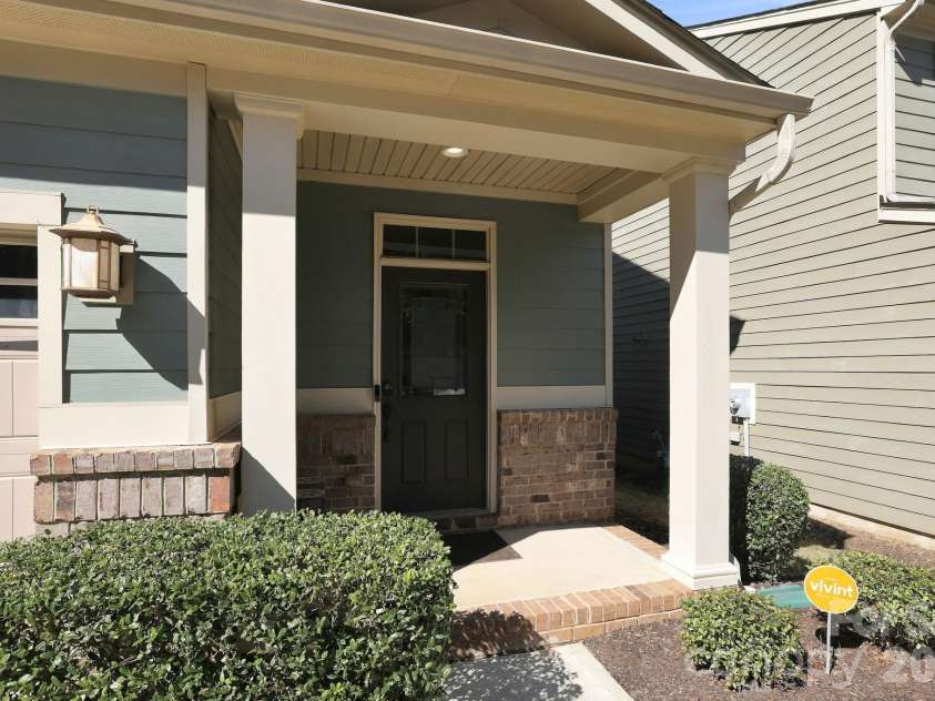 2516 Alyssa Lane, Charlotte, NC 28208.  MLS# CAR4434284, YatesRealty ID 57469. 