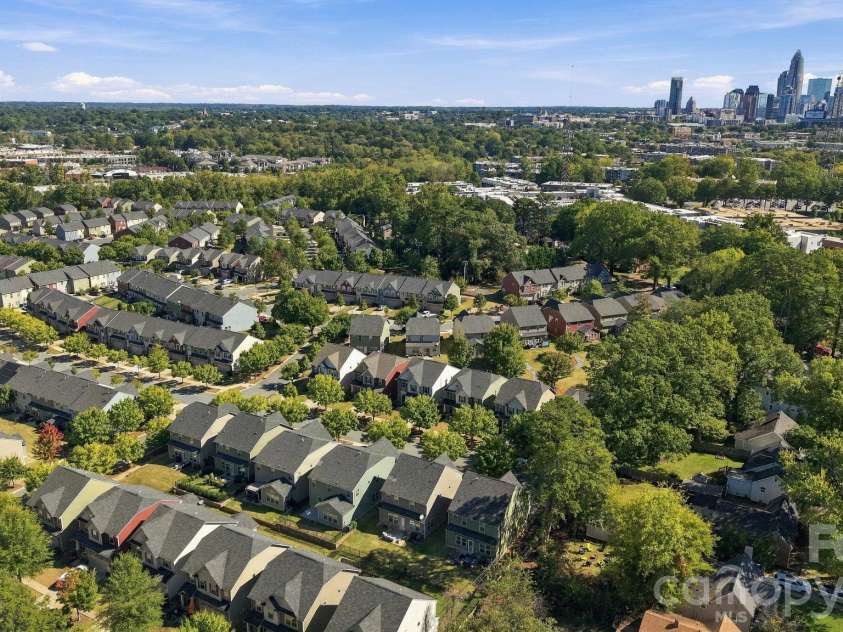 2516 Alyssa Lane, Charlotte, NC 28208.  MLS# CAR4434284, YatesRealty ID 57469. 