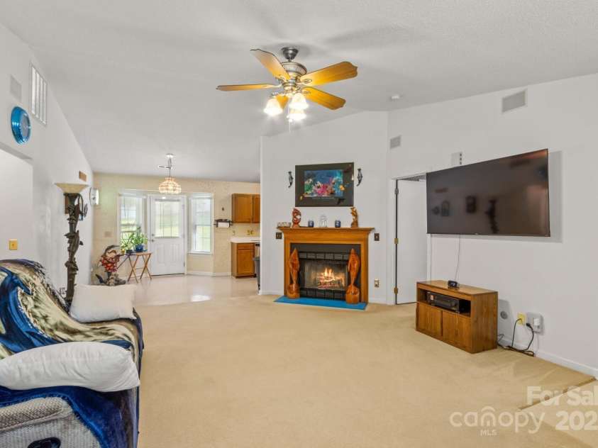 130 Overcreek Road, Mooresville, NC 28117.  MLS# CAR4245270, YatesRealty ID 5747. 