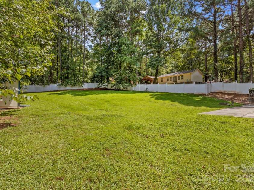 130 Overcreek Road, Mooresville, NC 28117.  MLS# CAR4245270, YatesRealty ID 5747. 