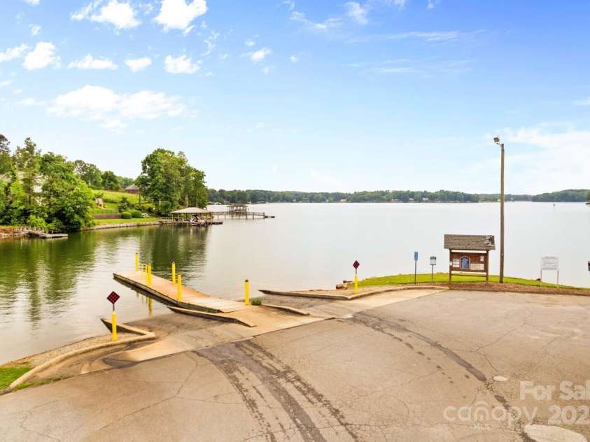 130 Overcreek Road, Mooresville, NC 28117.  MLS# CAR4245270, YatesRealty ID 5747. 