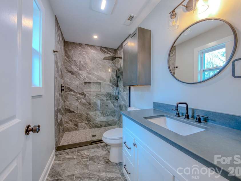 115 Silver Dapple Lane, Hendersonville, NC 28792.  MLS# CAR4434968, YatesRealty ID 57472. 2nd full bath
