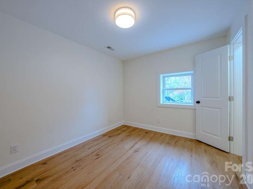 115 Silver Dapple Lane, Hendersonville, NC 28792.  MLS# CAR4434968, YatesRealty ID 57472. 3rd bedroom