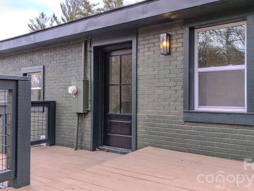 115 Silver Dapple Lane, Hendersonville, NC 28792.  MLS# CAR4434968, YatesRealty ID 57472. 