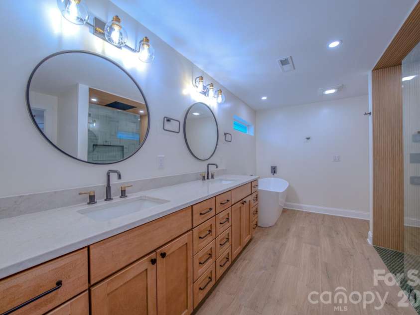 115 Silver Dapple Lane, Hendersonville, NC 28792.  MLS# CAR4434968, YatesRealty ID 57472. 