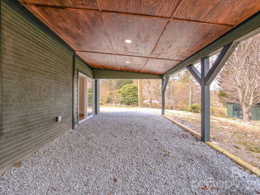 115 Silver Dapple Lane, Hendersonville, NC 28792.  MLS# CAR4434968, YatesRealty ID 57472. 