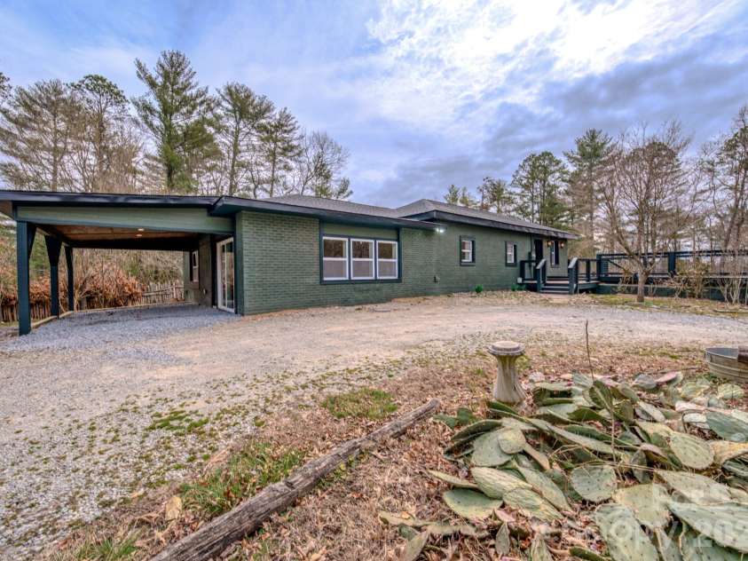 115 Silver Dapple Lane, Hendersonville, NC 28792.  MLS# CAR4434968, YatesRealty ID 57472. 