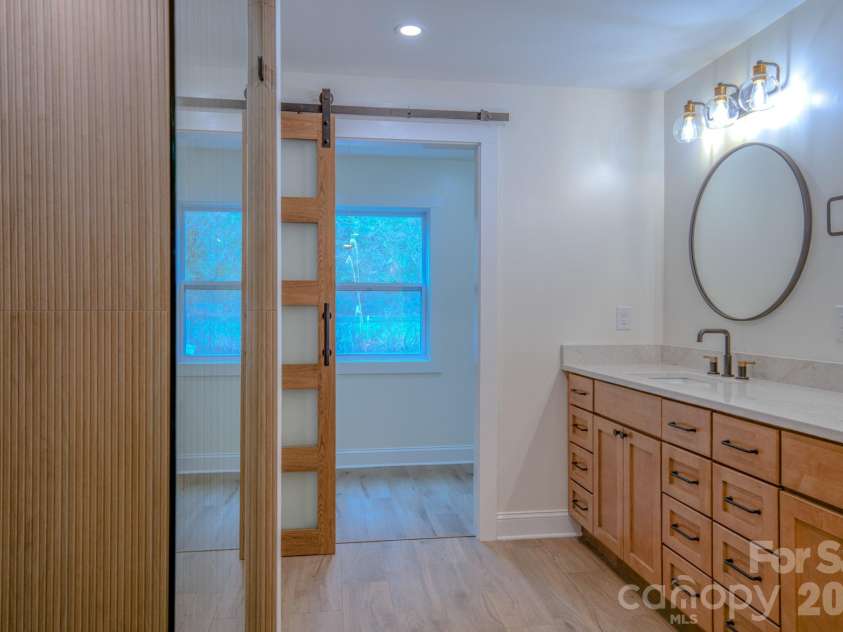 115 Silver Dapple Lane, Hendersonville, NC 28792.  MLS# CAR4434968, YatesRealty ID 57472. Primary Bath