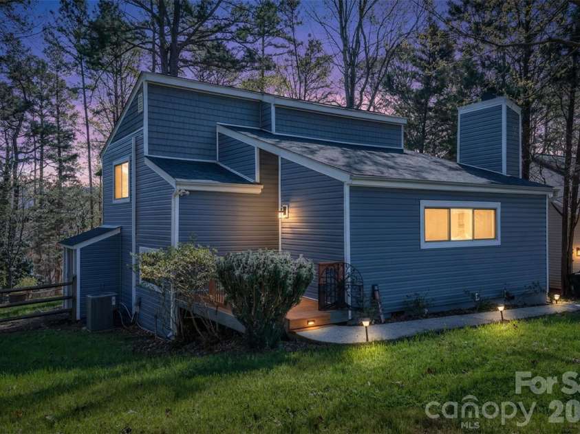 1121 Mai Kai Way, Fort Mill, SC 29708.  MLS# CAR4358630, YatesRealty ID 5748. 